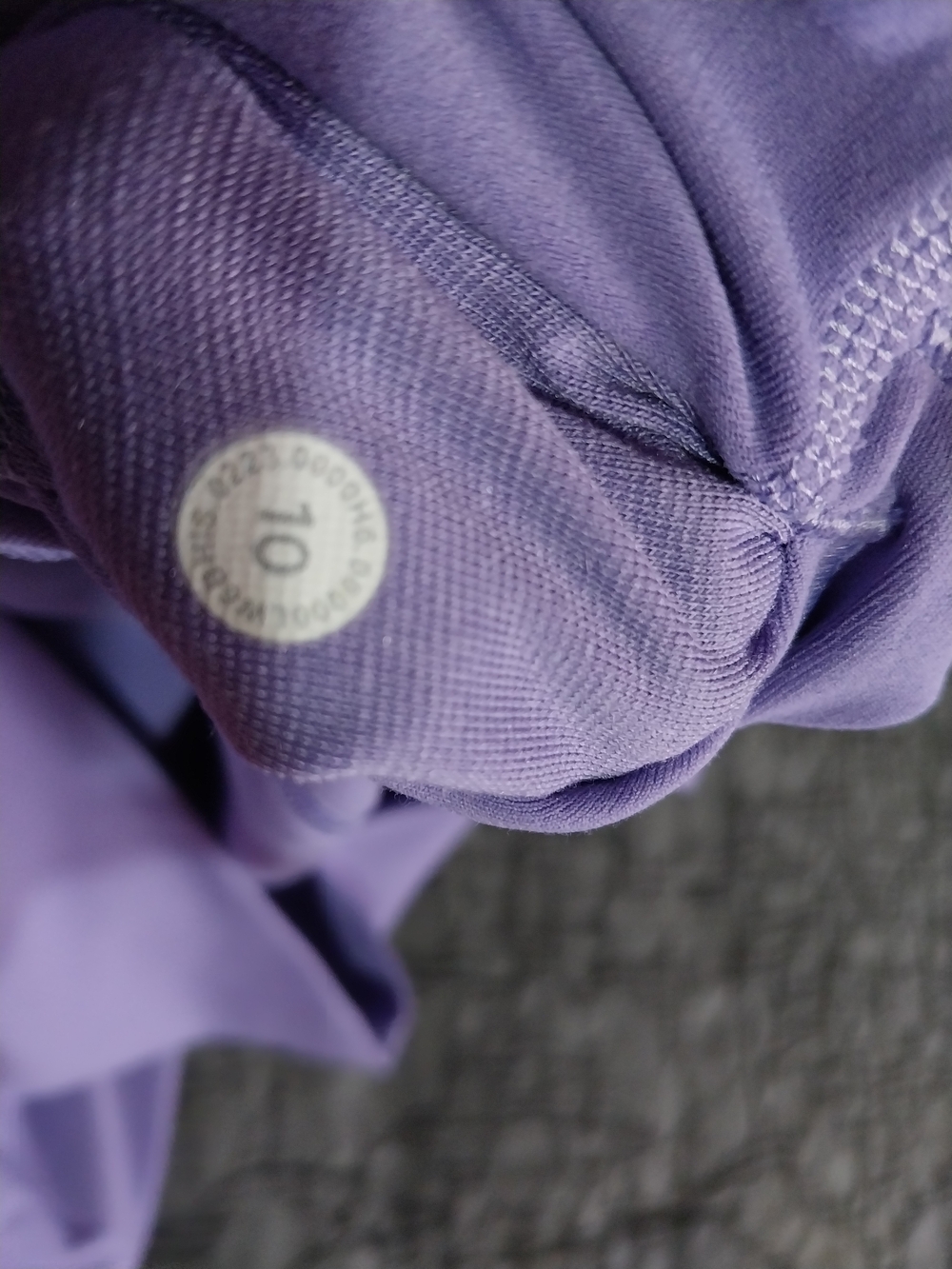 lululemon athletica Women"s Lavender Capri Leggings - Picture 7 of 9